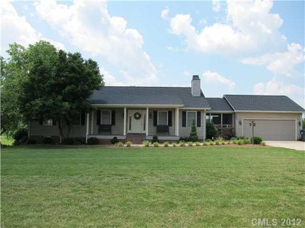 136 Meadow Oaks Drive