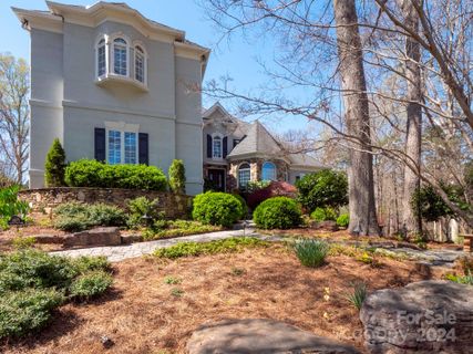 5904 Cabell View Court sold home in Carrington, Charlotte, NC