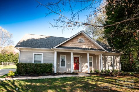 12621 Twelvetrees Lane sold home in Shelton Ridge, Huntersville, NC