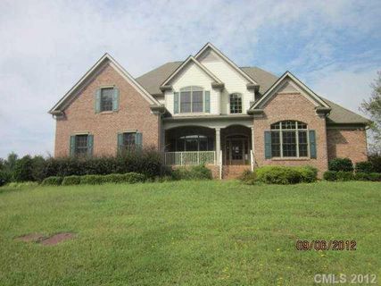 323 Muirfield Way