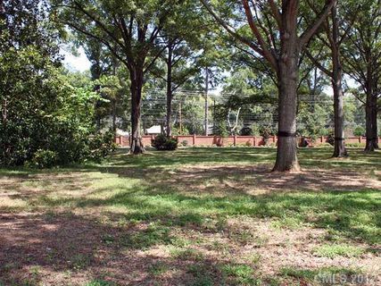 806 Huntington Park Drive 3 sold home in Jordan Manor, Charlotte, NC