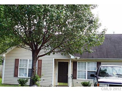 5738 Justins Forest Drive sold home in Lauren Park, Charlotte, NC