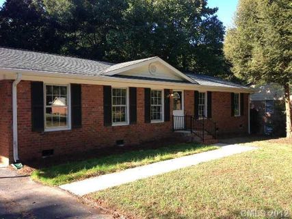 515 Hillsdale Drive