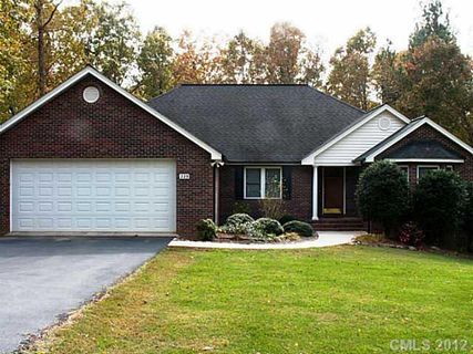 223 Fox Den Road sold home in Holly Hills, Troy, NC