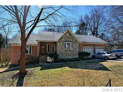 1613 Willowbrook Drive