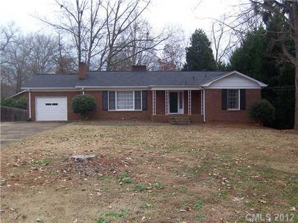 203 Country Club Circle sold home in Country Club, Shelby, NC