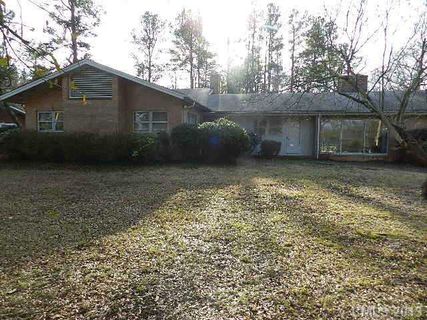 935 Paramount Circle
