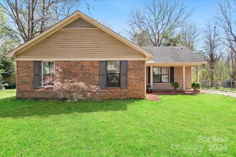9300 Knotty Pine Circle