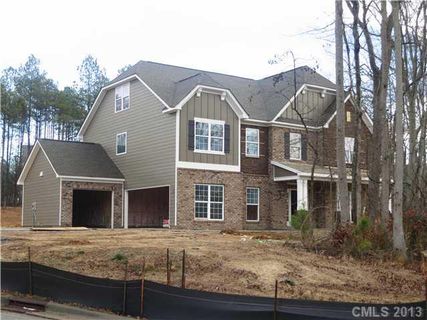 1835 Kings Manor Court 36
