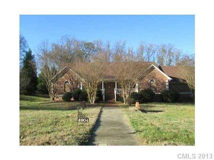 4904 Hamilton Circle