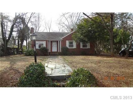 815 Meadow Road 4