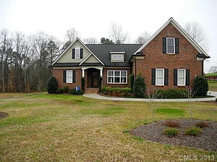 934 Clear Creek Circle