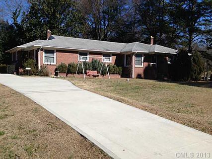 317 Gaston Avenue L 39-42