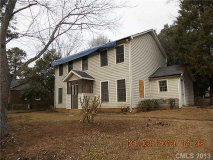 2727 Meadowcliff Drive