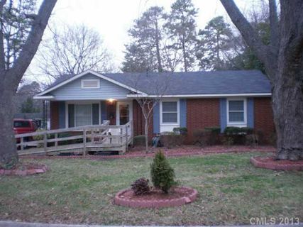 1419 Woodhill Lane