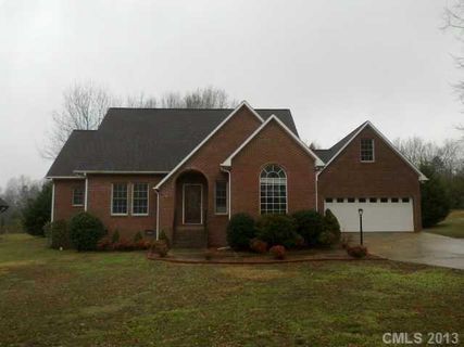 877 Huntington Hills Drive