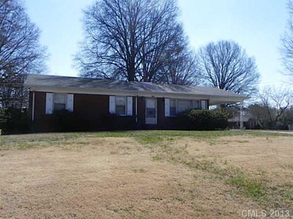 1800 Crandon Drive