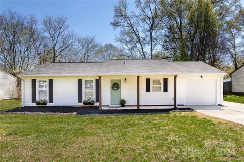 6416 Dwightware Boulevard sold home in Eastwoods, Charlotte, NC