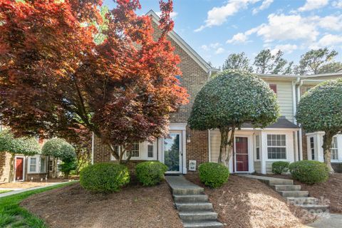 8225 Pineville Matthews Road sold home in Dunhill Court, Charlotte, NC