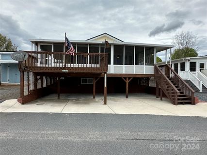 109 Scenic View Drive