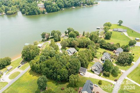 6377 Mountainside Drive sold home in Diamond Point Estates, Hickory, NC