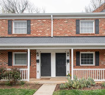 1217 Green Oaks Lane
