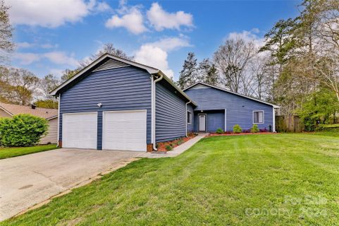 11512 Lone Star Circle