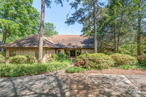 3421 Windbluff Drive
