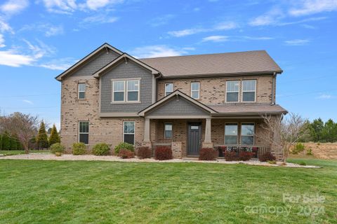 514 Alucio Court sold home in Candella, Matthews, NC