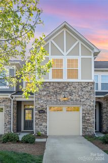 9237 Glenburn Lane