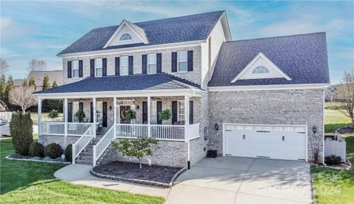 107 Fox Den Circle