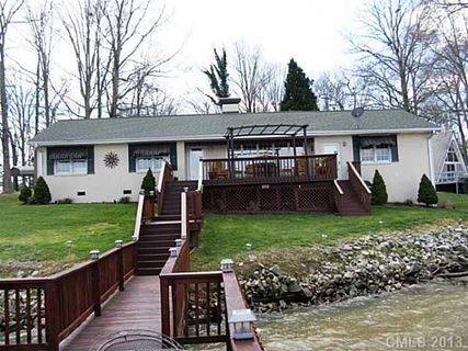 130 Ole Pointe Lane