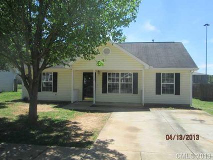 5732 Justins Forest Drive sold home in Lauren Park, Charlotte, NC