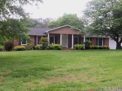 3026 Longwood Drive