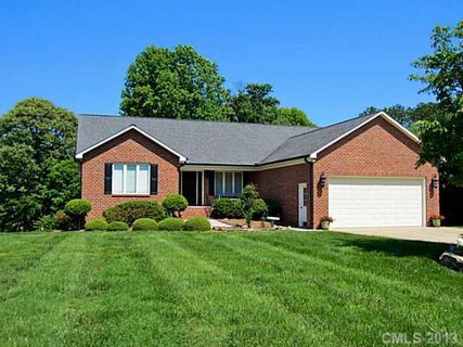 2764 Harbour Pointe Court 16 sold home in Lakepointe, Sherrills Ford, NC