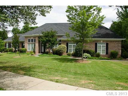 3031 Sharon Road sold home in Foxcroft Woods, Charlotte, NC