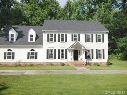 6200 Lake Providence Lane