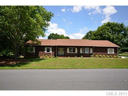 8409 Live Oak Road