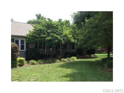 3036 Tradd Drive
