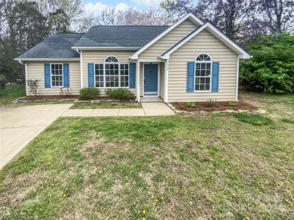 1502 Maple Sugar Place sold home in Starmount Forest, Charlotte, NC