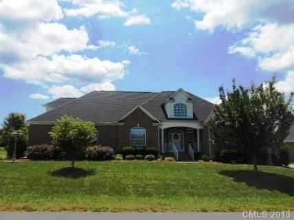 2888 Woodfield Lane