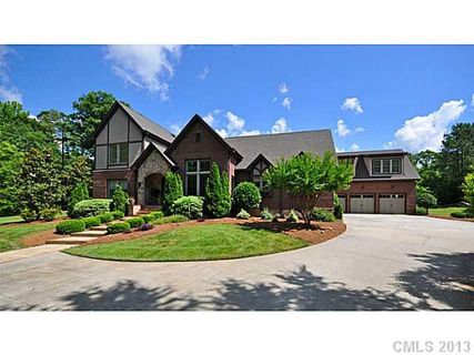 9012 Woodhall Lake Drive