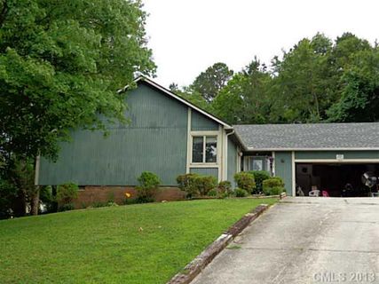 587 Mirawood Trail sold home in Treetop, Concord, NC
