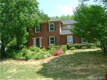 900 Balsam Terrace