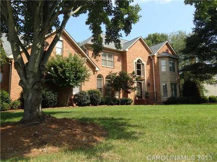 10700 Megwood Drive sold home in Berwick, Charlotte, NC