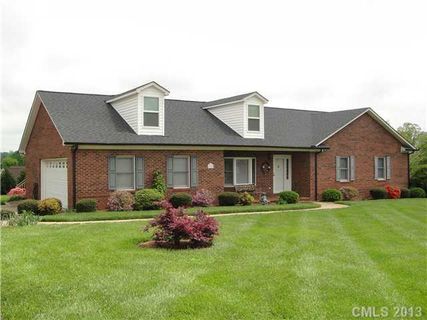 236 Meadow Oaks Drive
