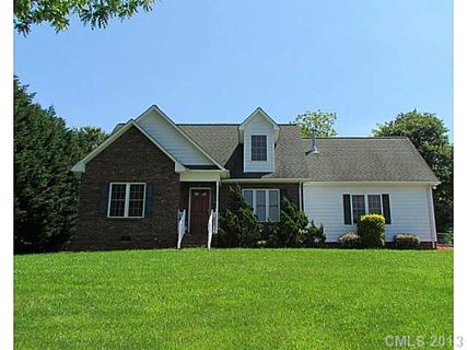 1406 Ne 3rd Street Court sold home in Forest Meadows, Conover, NC