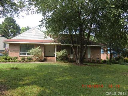 2101 Wellwood Circle