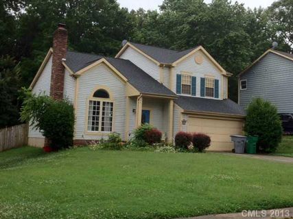 8100 Chestnut Ridge Lane