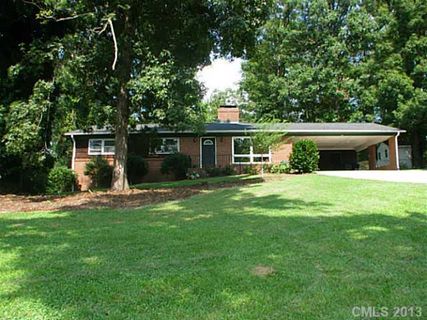 987 Fox Run Circle